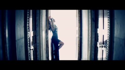 BritneySpears_Criminal_USZM21100143_mov_snapshot_04_12_2021_06_27_01_37_51.png