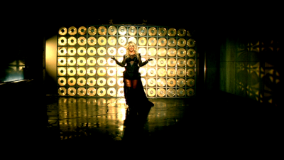 BritneySpears_DANCETillTheWorldEnds_USZM21100068_mov_snapshot_03_07_2021_06_26_23_08_03.png