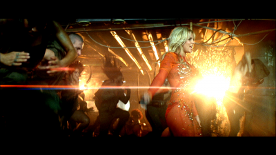 BritneySpears_DANCETillTheWorldEnds_USZM21100068_mov_snapshot_04_12_2021_06_26_23_16_21.png