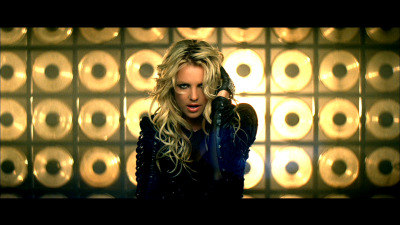 BritneySpears_DANCETillTheWorldEnds_USZM21100068_mov_snapshot_04_33_2021_06_26_23_19_04.png