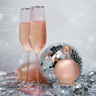 Britney_Spears_Beauty_perfumes_ignites_confidence_within_you21_Shop_Now21_New_Year_New_You21_Cheers_to__mp4_snapshot_00_05_914.png