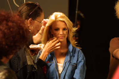 Click to view full size image
==============
0074-Britney-make-up.jpg 0074-Britney-make-up.jpg