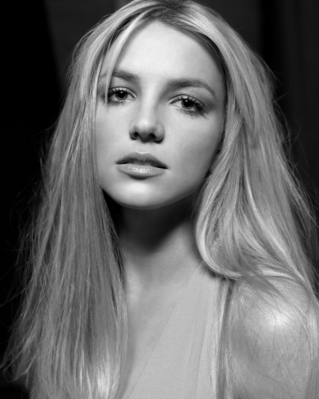 Click to view full size image
==============
MarieClaire_04.jpg MarieClaire_04.jpg