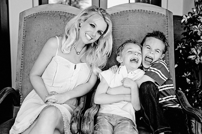 britney-spears-and-kids-portraits.jpg